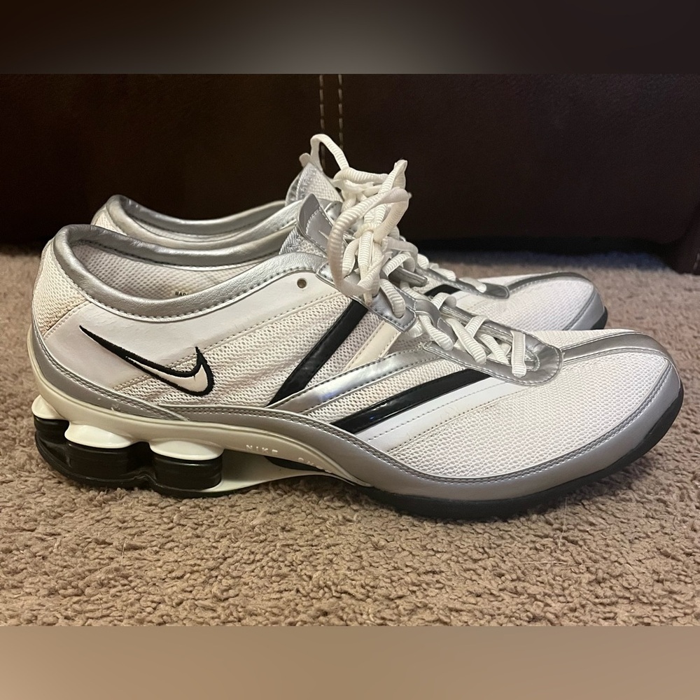 Nike Shox Womens Size 11 White and Silver Vintage 2006 GUC - Picture 5 of 10